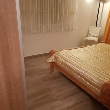 Apartments Mila Маріна Екстер'єр фото
