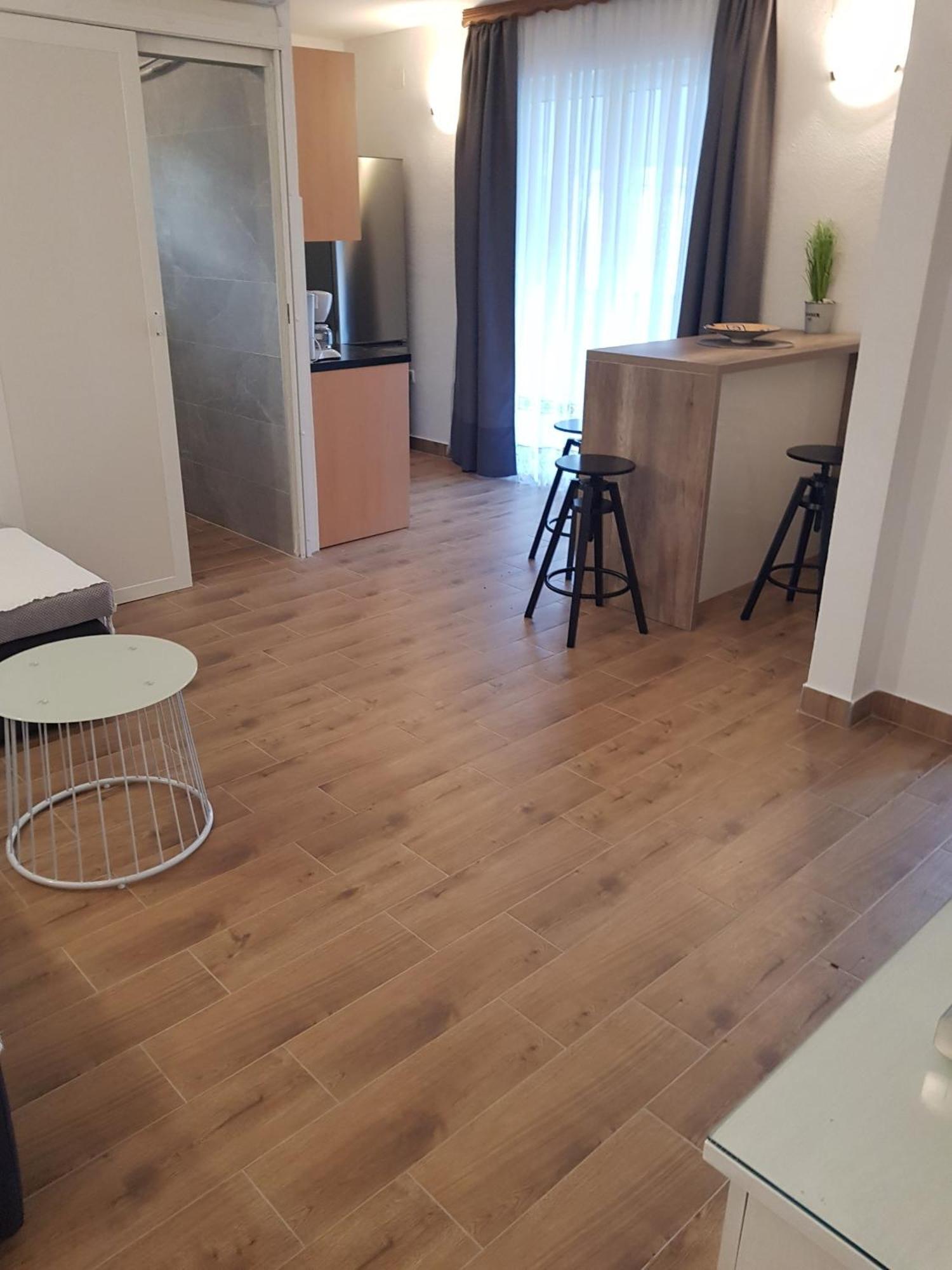 Apartments Mila Маріна Екстер'єр фото