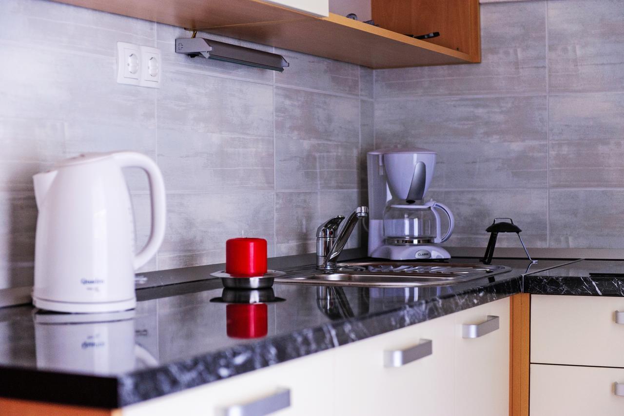 Apartments Mila Маріна Екстер'єр фото